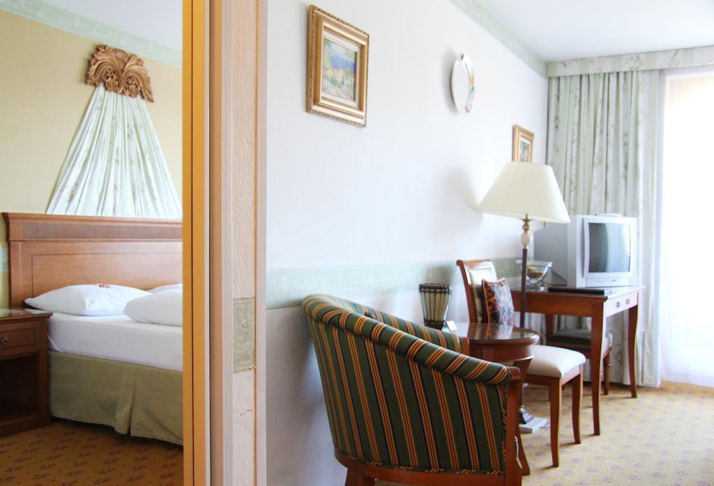 Hotel Alpenkrone Filzmoos Habitación foto